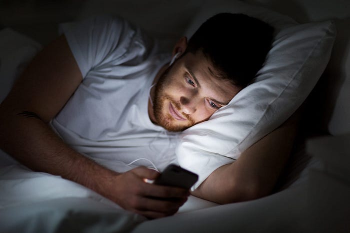 How Social Media Addiction Impacts Sleep Patterns and Daily Activity: Challenges and Consequences